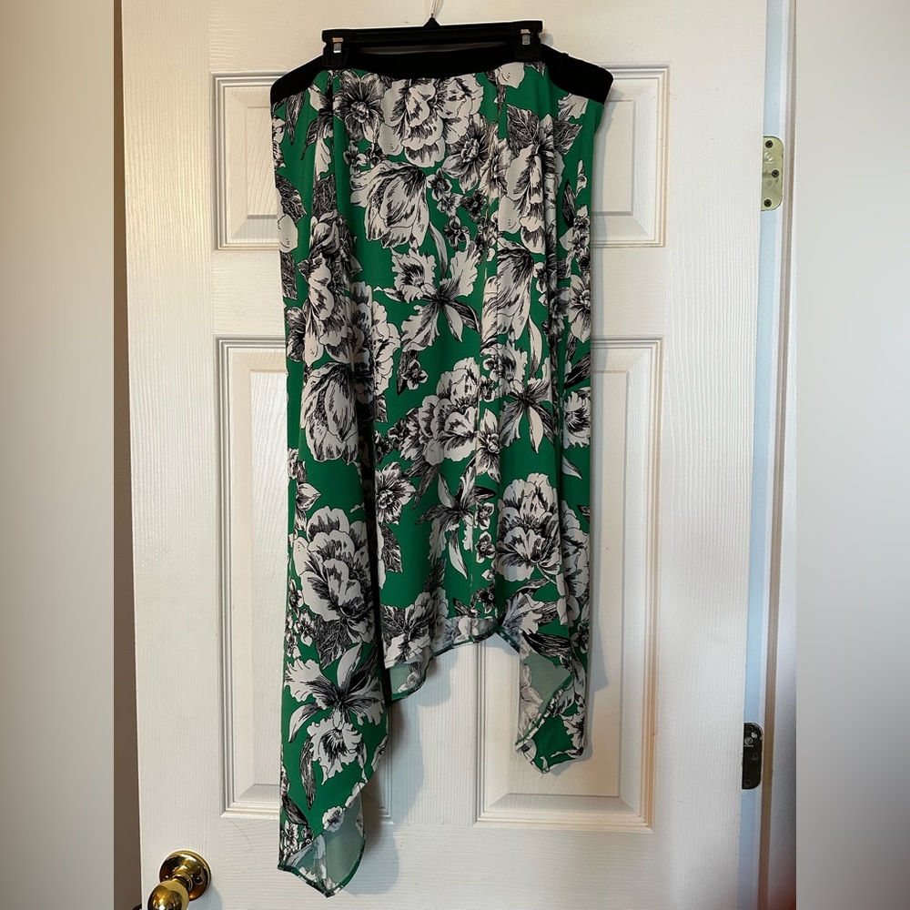 Green printed skirt